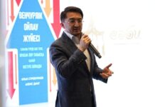 Глава минцифры предложил три инициативы для развития цифровых технологий в стране