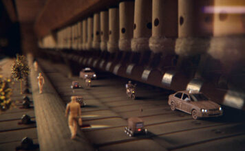 Автомобили внутри рояля, кюй в 4 руки, струны из кишок и голос Тома Харди в рекламе Bereke Business