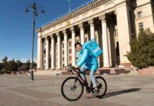 Yandex Qazaqstan открыл сервис доставки готовой еды и продуктов