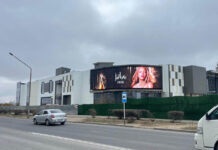 Success Market установил первый крупнейший LED-экран в Актау