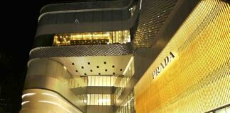 Prada рассматривает покупку Versace