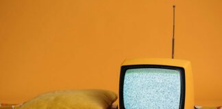 Радио и телевидение отключат в Казахстане 5 марта