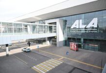 Необычное приветствие ждет гостей в аэропорту Алматы в день Көрісу күні