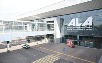 Необычное приветствие ждет гостей в аэропорту Алматы в день Көрісу күні