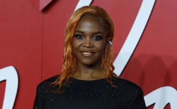 Скамейки заботы: Philips Avent привлек звезду шоу «Strictly» Оти Мабузе для своей новой кампании