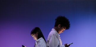 Франция, Испания и Греция предлагают ЕС ввести обязательный возрастной контроль для соцсетей