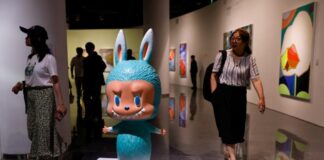 Фигурка Лабубу в человеческий рост продана на аукционе в Пекине за рекордные $150 000