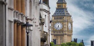 Рекламщики Британии требуют запретить рекламу нефти, газа и угля