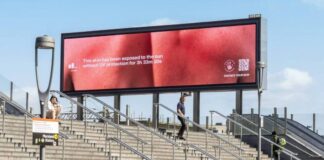 В Великобритании запустили уникальную наружную рекламу о вредном воздействии солнца на кожу