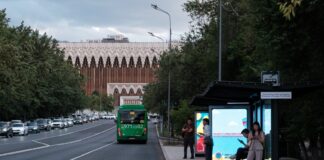 RTS Decaux представили новый тип автобусной остановки в Алматы