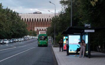 RTS Decaux представили новый тип автобусной остановки в Алматы