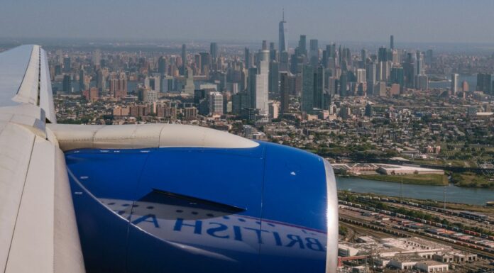 British Airways показала красоту момента: новая наружная кампания «Reflections»