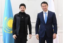 Павел Дуров вручил премию казахстанскому стартапу и сообщил о намерении открыть в Алматы интернат для будущих IT-талантов