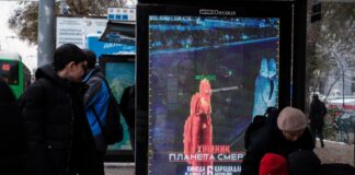 “Хищник” на остановке: RTS Decaux оживила городскую рекламу