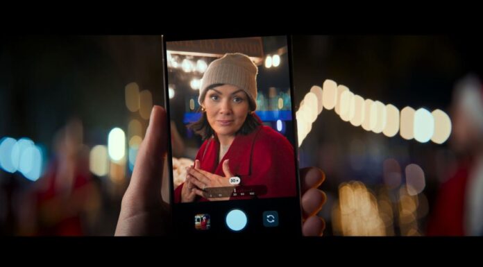 Google в новой рекламе возвращает магию фильма “Реальная любовь”