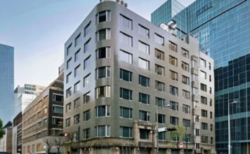 Dentsu продает историческую штаб-квартиру в Токио