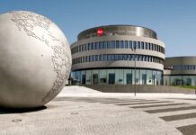 Leica рассматривает возможность продажи контрольного пакета акций