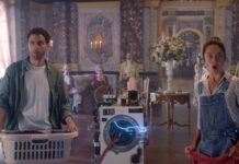 В прошлое на стиральной машине: новая кампания Ariel и Saatchi & Saatchi