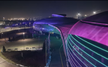 Halyk Arena засияла по-новому: на ледовом комплексе в Алматы появился медиафасад