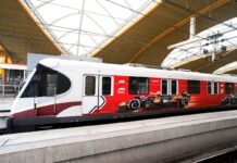 Поезда как болиды: LEGO запустила «Формулу-1» в метро Шанхая