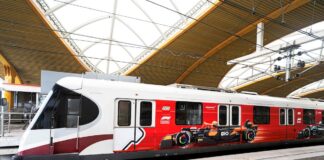 Поезда как болиды: LEGO запустила «Формулу-1» в метро Шанхая