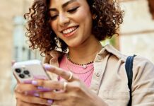 Ofcom: пользователи осторожнее в сети и откровеннее с ИИ