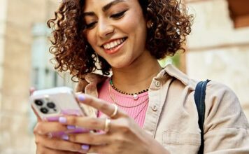 Ofcom: пользователи осторожнее в сети и откровеннее с ИИ