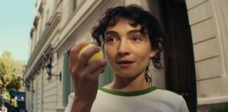 В этом матче нет соперников: Lacoste превратила Париж в теннисный корт