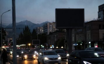 Ударил ли блэкаут по рекламному рынку Казахстана — и какие потери удалось компенсировать