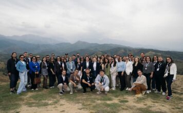 Без сцены и презентаций: AMDG Club собрал маркетологов в горах