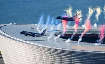 Из спортивного шоу — в антикризис: как Airlink пришлось менять коммуникацию после пролета над стадионом