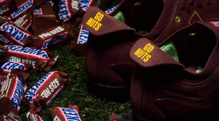 Snickers и adidas выпустили футбольные бутсы в дизайне шоколадного батончика